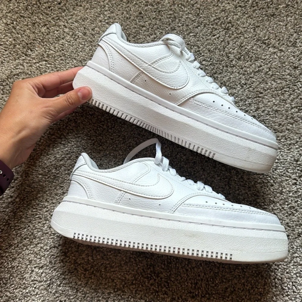 Nike White Women's Sneakers